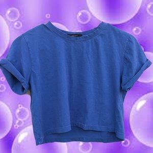 blue crop top!!